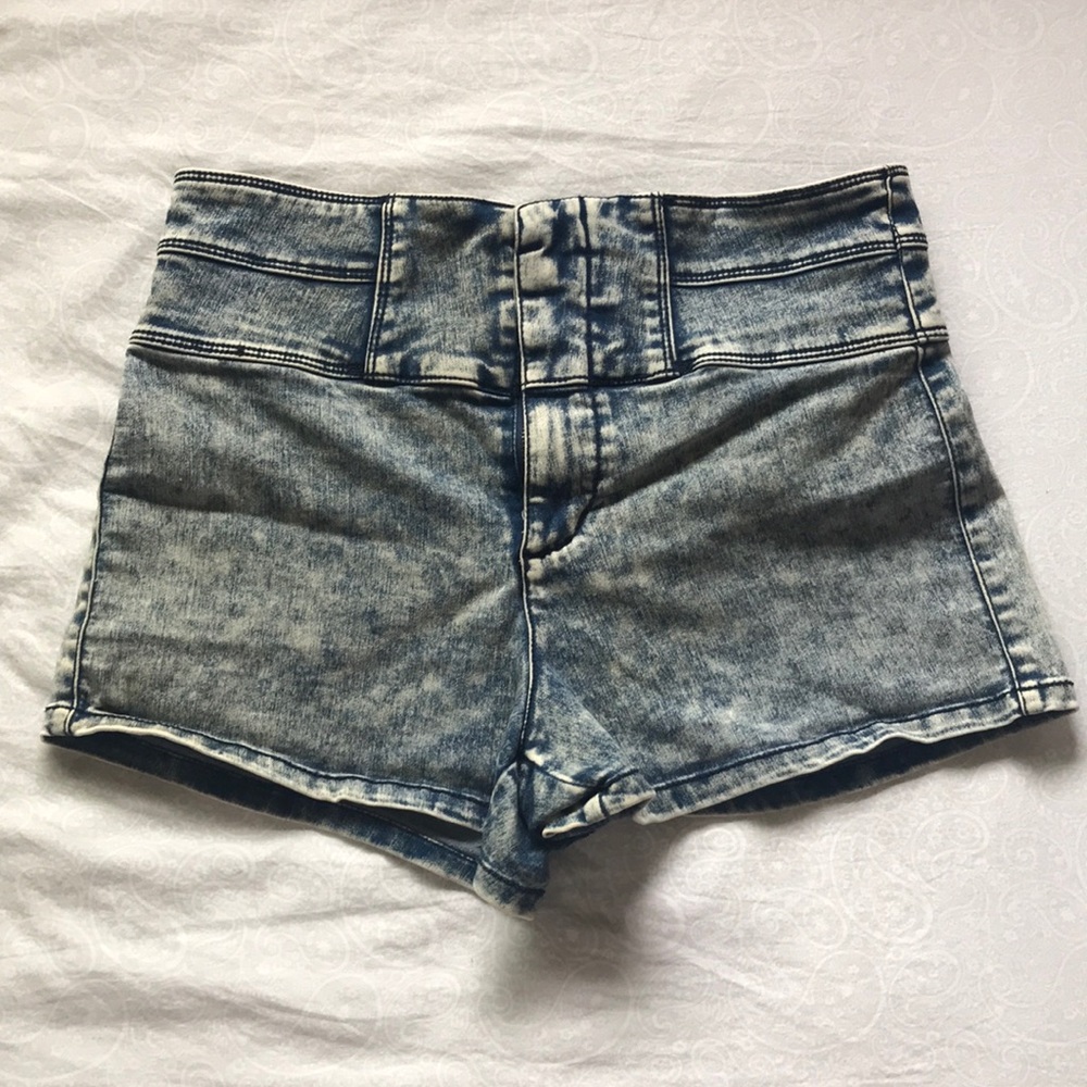 Refuge High Waisted Light Wash Shorts